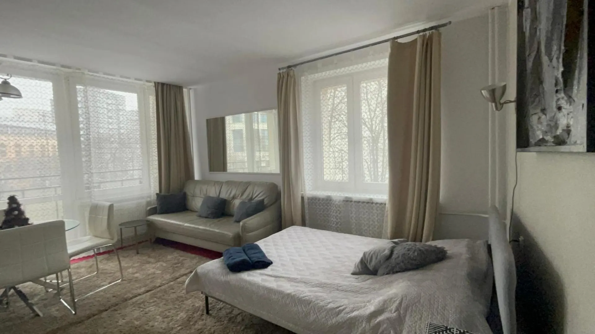 Perfect Location Two Bedrooms With Balkony Warsaw Apartment