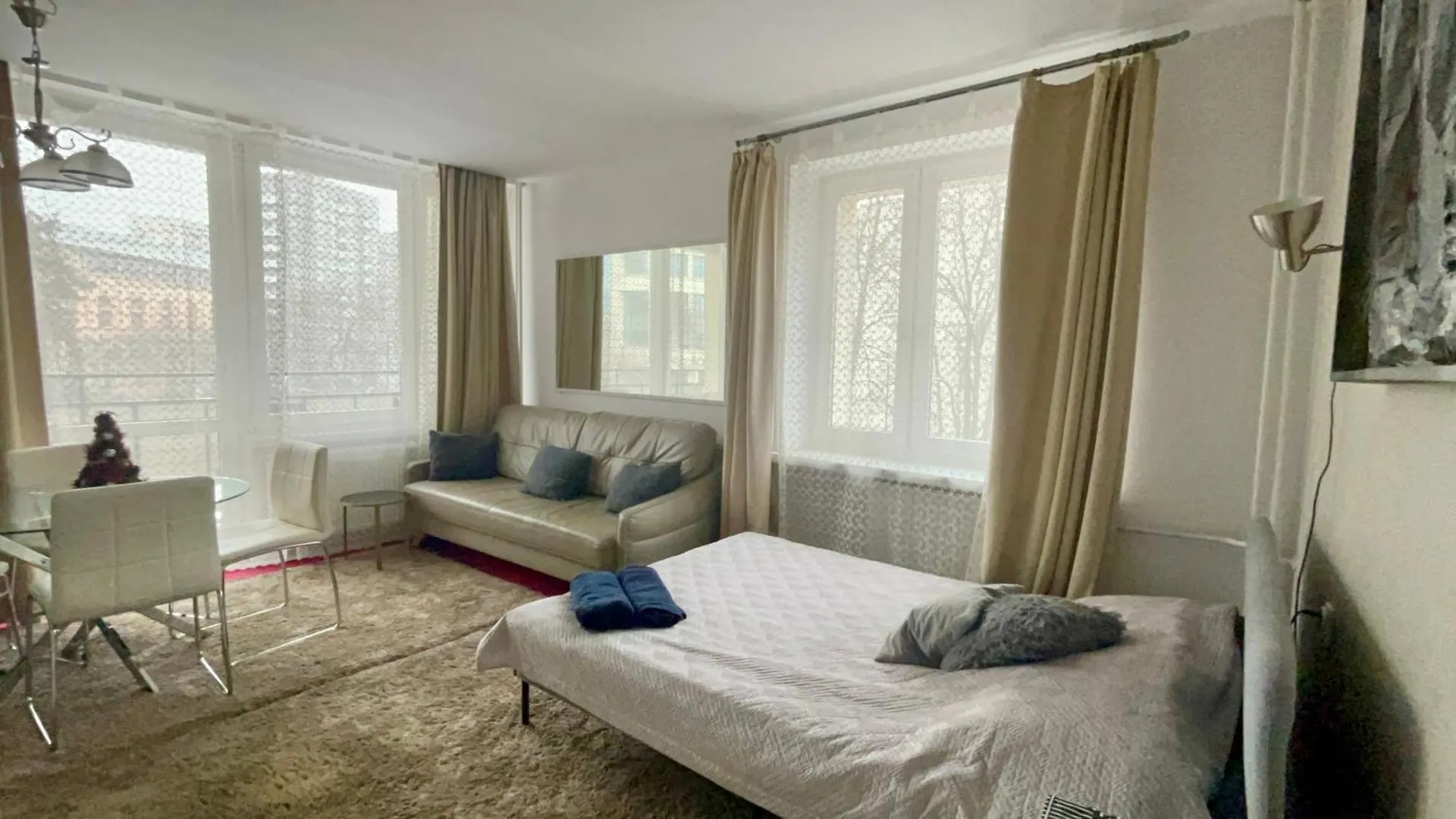 Perfect Location Two Bedrooms With Balkony contacts